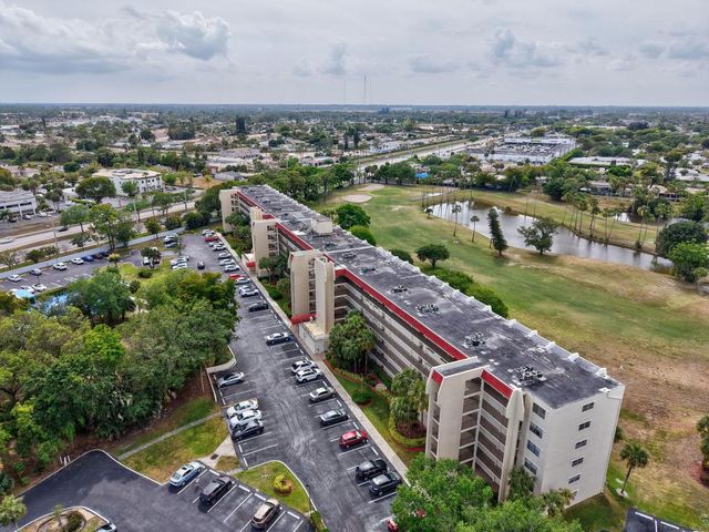 3951 Via Poinciana 415, Lake Worth, FL 33467