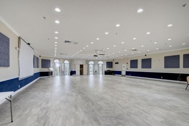 3951 Via Poinciana 415, Lake Worth, FL 33467