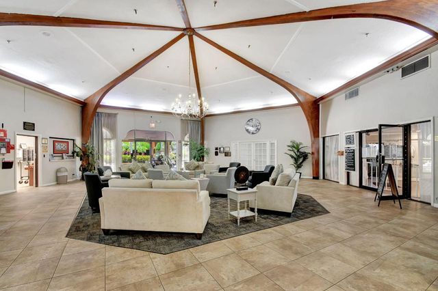 3951 Via Poinciana 415, Lake Worth, FL 33467