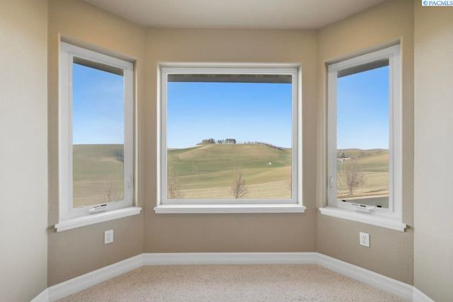 820 NW Palouse View Ct, Pullman, WA 99163