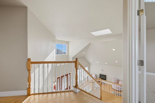 820 NW Palouse View Ct, Pullman, WA 99163