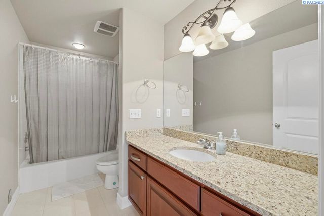 820 NW Palouse View Ct, Pullman, WA 99163