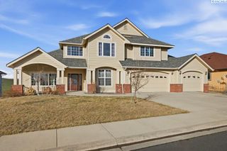 820 NW Palouse View Ct, Pullman, WA 99163