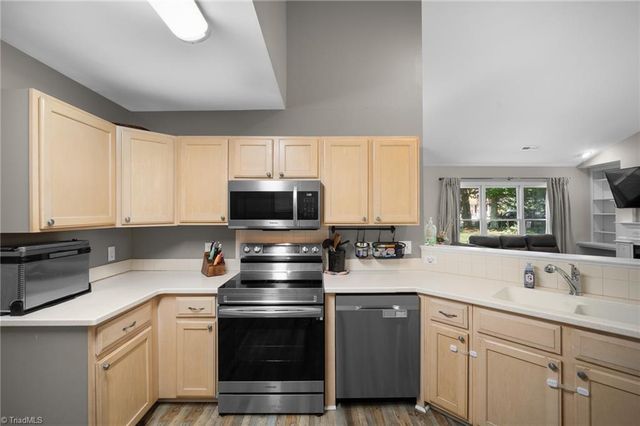 6045 Yeaton Glen Drive, Winston-salem, NC 27107