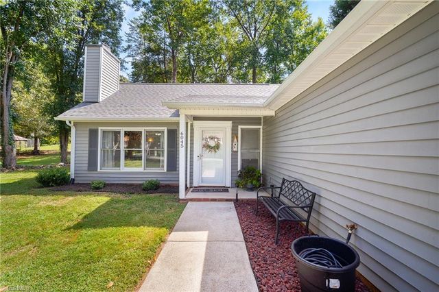 6045 Yeaton Glen Drive, Winston-salem, NC 27107