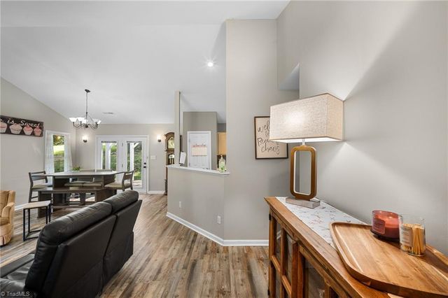 6045 Yeaton Glen Drive, Winston-salem, NC 27107