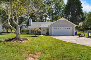 6045 Yeaton Glen Drive, Winston-salem, NC 27107
