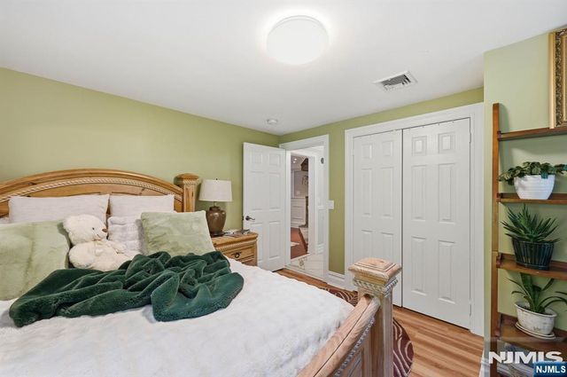 9 Ponderosa Place, West Milford, NJ 07421