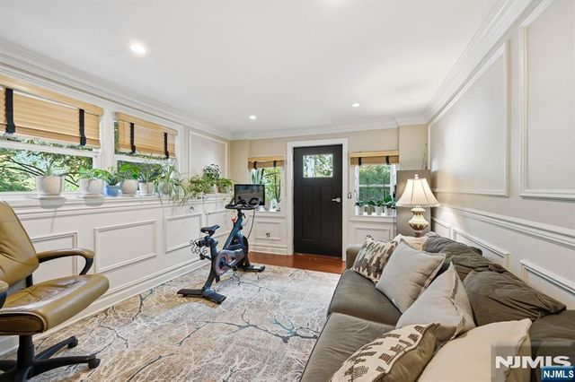 9 Ponderosa Place, West Milford, NJ 07421