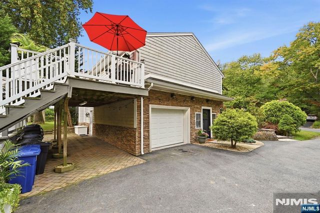9 Ponderosa Place, West Milford, NJ 07421