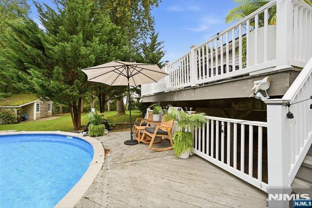 9 Ponderosa Place, West Milford, NJ 07421