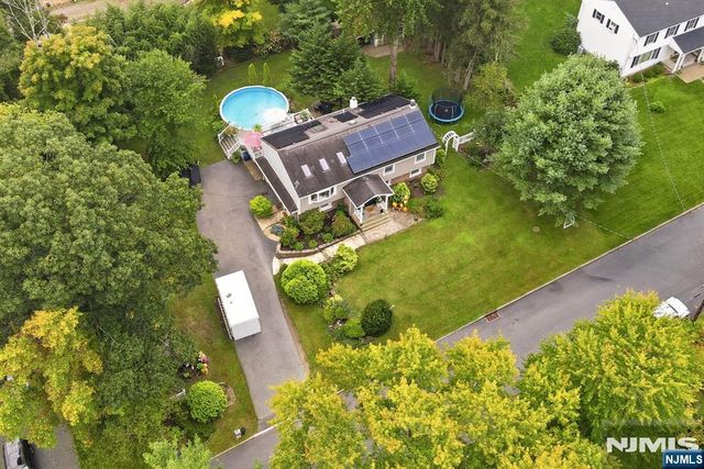 9 Ponderosa Place, West Milford, NJ 07421