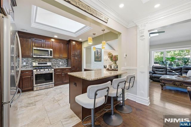 9 Ponderosa Place, West Milford, NJ 07421