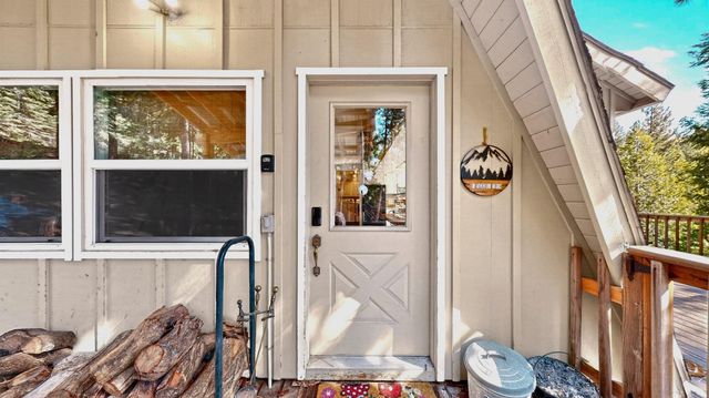 29705 Mariposa Dr, Cold Springs, CA 95335