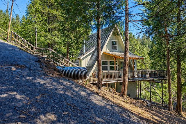 29705 Mariposa Dr, Cold Springs, CA 95335