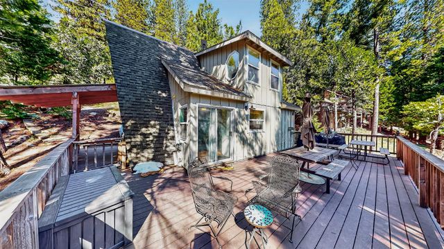 29705 Mariposa Dr, Cold Springs, CA 95335