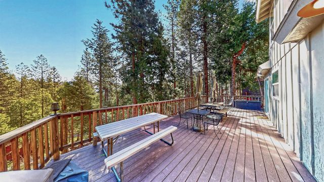 29705 Mariposa Dr, Cold Springs, CA 95335