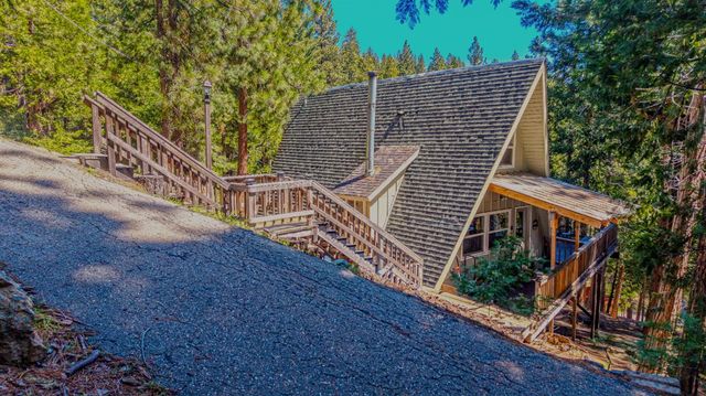 29705 Mariposa Dr, Cold Springs, CA 95335