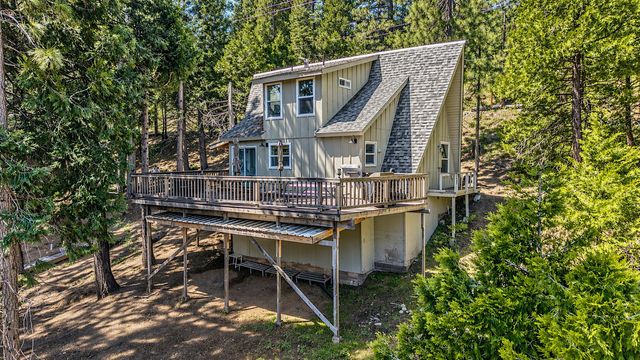 29705 Mariposa Dr, Cold Springs, CA 95335