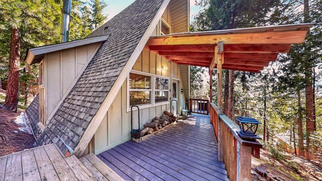 29705 Mariposa Dr, Cold Springs, CA 95335