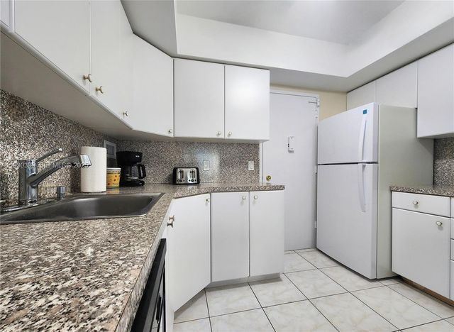 3505 S Ocean Dr 508, Hollywood, FL 33019