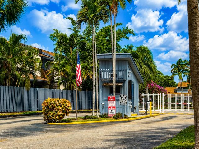 1541 N 14th Terrace, Hollywood, FL 33020