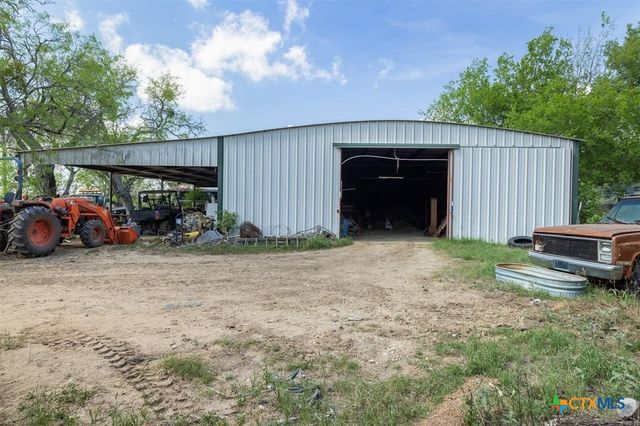8519 State Park Road, Lockhart, TX 78644