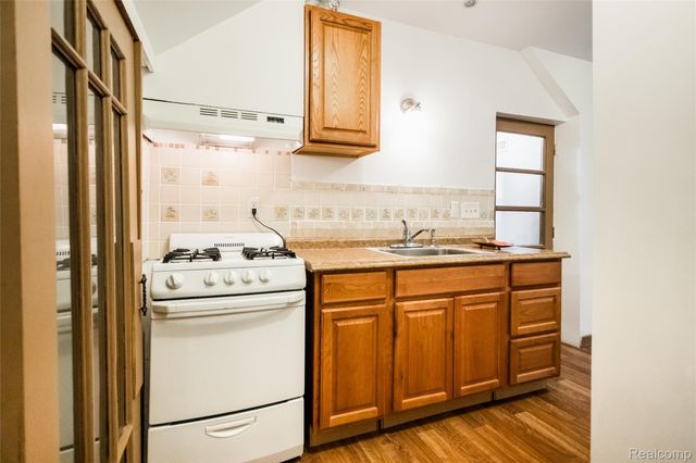 2656 Neibel Street, Hamtramck, MI 48212