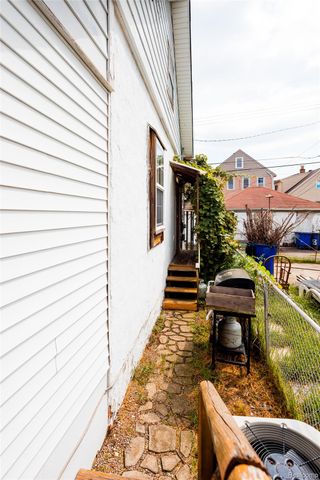 2656 Neibel Street, Hamtramck, MI 48212