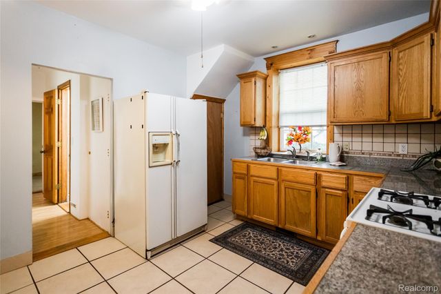2656 Neibel Street, Hamtramck, MI 48212