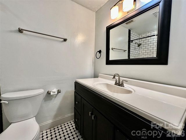 229 N Poplar Street 29, Charlotte, NC 28202