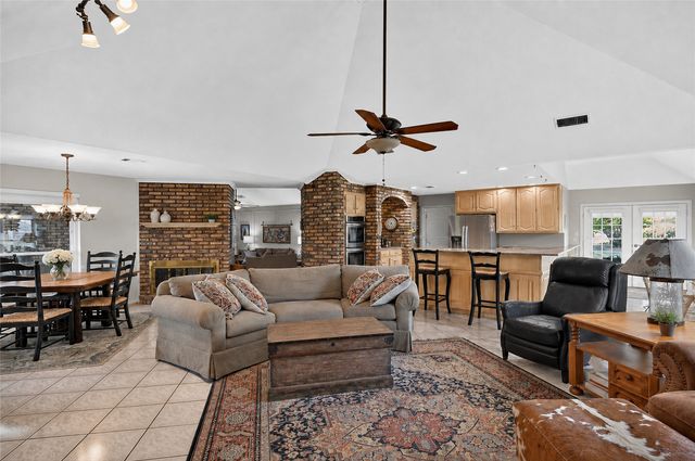 1821 Meadow Ranch Road, Mckinney, TX 75071