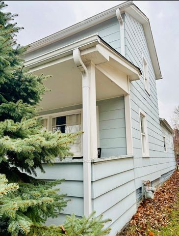 332 North Avenue, Aurora, IL 60505