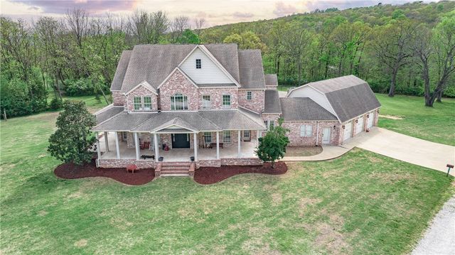 3775 Captain, Fayetteville, AR 72701