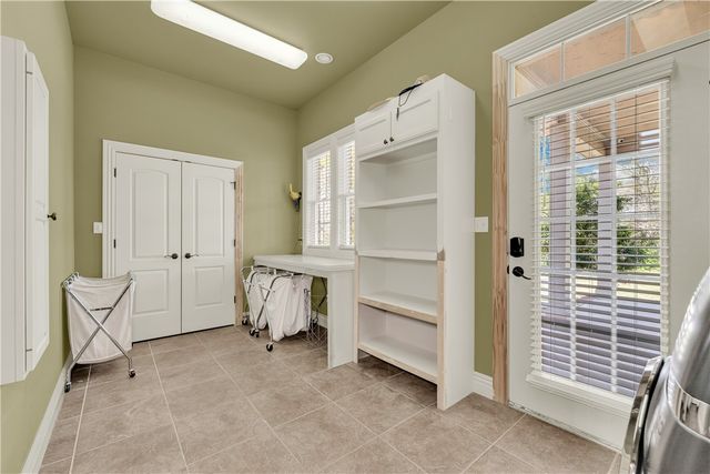 3775 Captain, Fayetteville, AR 72701