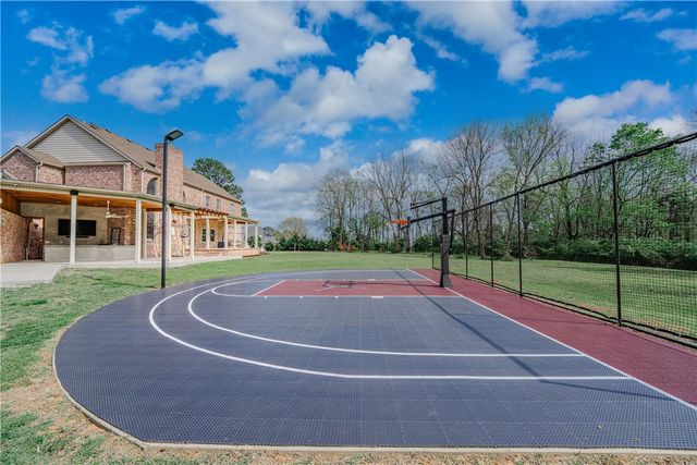 3775 Captain, Fayetteville, AR 72701