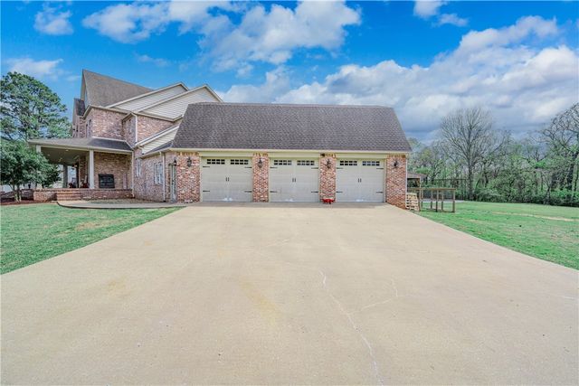 3775 Captain, Fayetteville, AR 72701