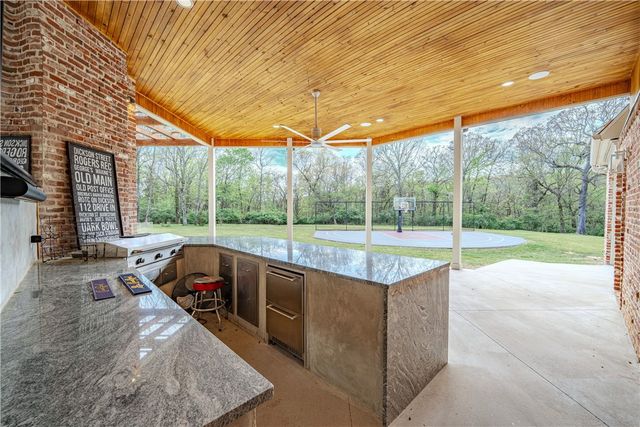 3775 Captain, Fayetteville, AR 72701