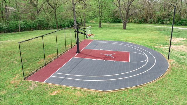 3775 Captain, Fayetteville, AR 72701