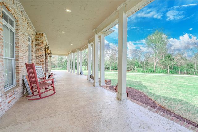 3775 Captain, Fayetteville, AR 72701