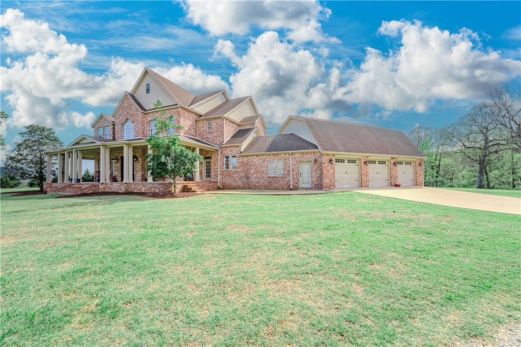 3775 Captain, Fayetteville, AR 72701