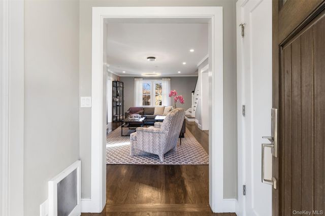 29 Dobbs Terrace, Scarsdale, NY 10583