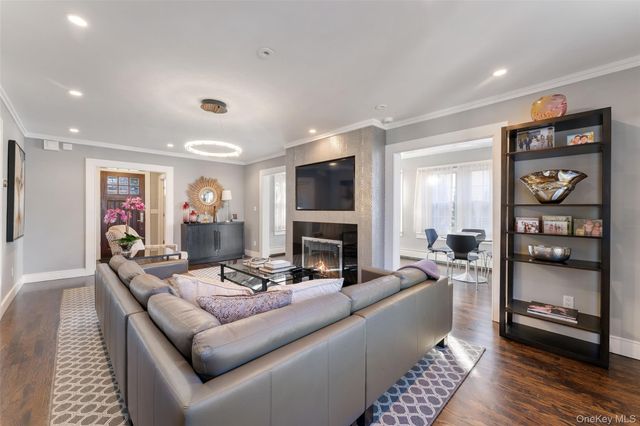 29 Dobbs Terrace, Scarsdale, NY 10583