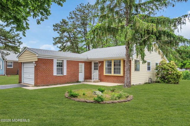 75 Independence Parkway, Manchester, NJ 08759
