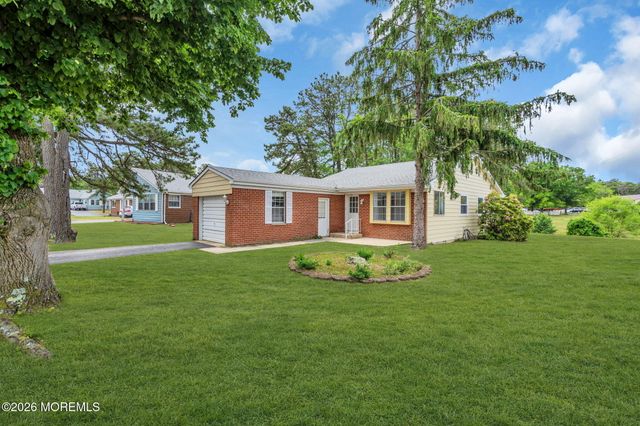 75 Independence Parkway, Manchester, NJ 08759