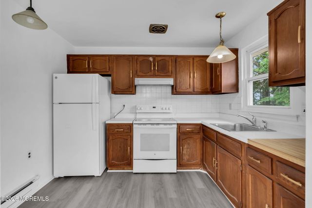 75 Independence Parkway, Manchester, NJ 08759