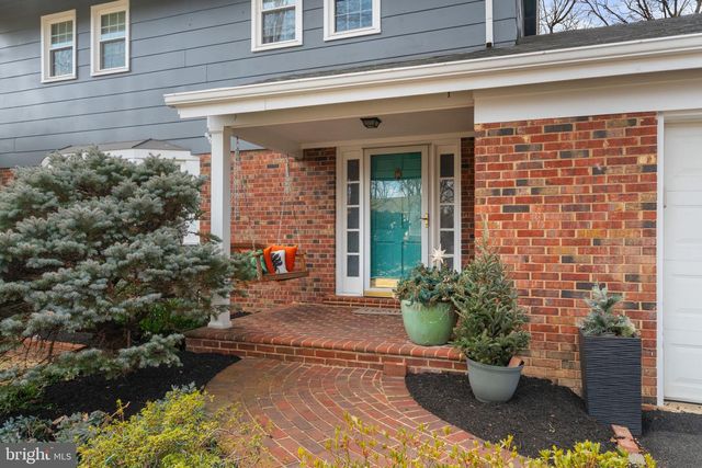 6102 SHERBORN LN, Springfield, VA 22152