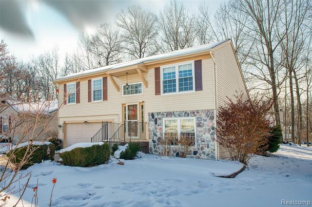 1645 Dartmoor Drive, Howell, MI 48843