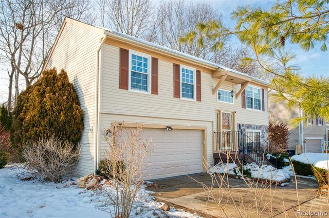 1645 Dartmoor Drive, Howell, MI 48843