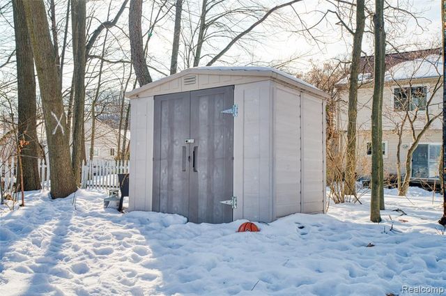 1645 Dartmoor Drive, Howell, MI 48843